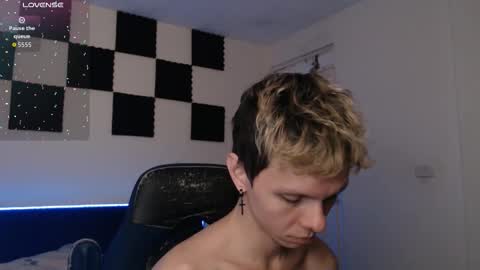 Snapshot of bryamado chatting on 09-11-25, 01:39 bryamado online show from 09-11-25, 01:39