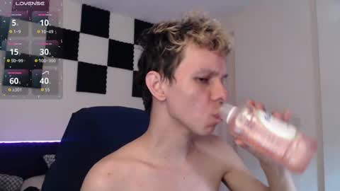 Snapshot of bryamado chatting on 09-26-25, 01:37 bryamado online show from 09-26-25, 01:37