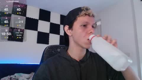 Snapshot of bryamado chatting on 10-20-25, 12:49 bryamado online show from 10-20-25, 12:49