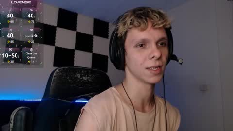 Snapshot of bryamado chatting on 10-21-25, 01:50 bryamado online show from 10-21-25, 01:50