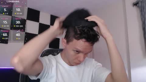 Snapshot of bryamado chatting on 11-12-25, 12:27 bryamado online show from 11-12-25, 12:27