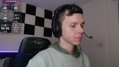 Snapshot of bryamado chatting on 11-14-25, 01:04 bryamado online show from 11-14-25, 01:04