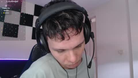 Snapshot of bryamado chatting on 11-16-25, 06:35 bryamado online show from 11-16-25, 06:35