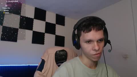 Snapshot of bryamado chatting on 11-25-25, 03:28 bryamado online show from 11-25-25, 03:28