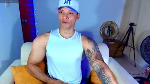 Snapshot of bryan_boy_ chatting on 07-01-26, 02:02 bryan online show from 07-01-26, 02:02