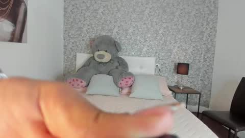Snapshot of bryhanna_x chatting on 05-29-26, 02:53 Bryhanna online show from 05-29-26, 02:53