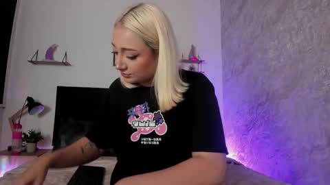 Snapshot of bubbalooooo chatting on 10-24-25, 09:33 Bubbalo online show from 10-24-25, 09:33