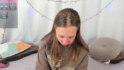 Snapshot of bubblebbb chatting on 12-15-24, 06:18 Sabrina online show from 12-15-24, 06:18