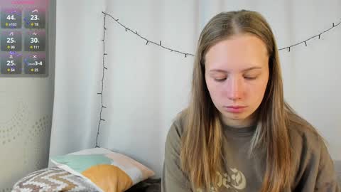 Snapshot of bubblebbb chatting on 12-30-24, 04:09 Sabrina online show from 12-30-24, 04:09