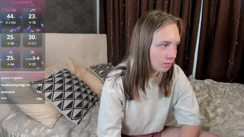 Snapshot of bubblebbb chatting on 01-10-25, 08:07 Sabrina online show from 01-10-25, 08:07