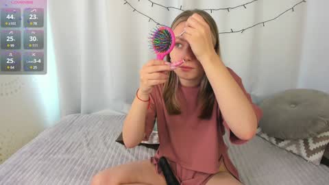 Snapshot of bubblebbb chatting on 01-16-25, 08:22 Sabrina online show from 01-16-25, 08:22