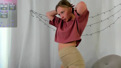 Snapshot of bubblebbb chatting on 01-22-25, 10:07 Sabrina online show from 01-22-25, 10:07