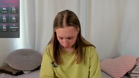 Snapshot of bubblebbb chatting on 02-06-25, 10:48 Sabrina online show from 02-06-25, 10:48