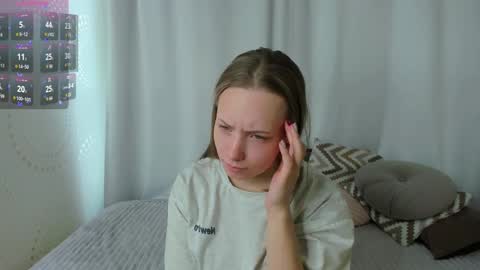 Snapshot of bubblebbb chatting on 03-05-25, 05:18 Sabrina online show from 03-05-25, 05:18