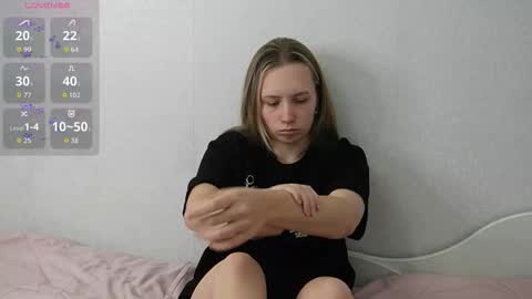 Snapshot of bubblebbb chatting on 10-15-25, 05:07 Sabrina online show from 10-15-25, 05:07