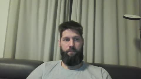 bubblebee1982 online show from 12-04-24, 08:18