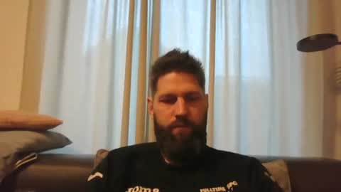 bubblebee1982 online show from 12-18-24, 08:09