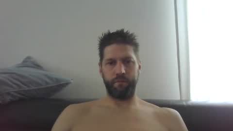 bubblebee1982 online show from 10-10-25, 09:41