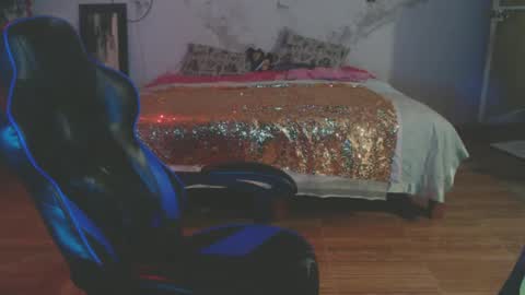 Isabella but call me isa  online show from 12-24-24, 11:33