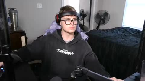 Snapshot of bubblebuttbdn chatting on 09-24-25, 11:52 BubblebuttBdn online show from 09-24-25, 11:52