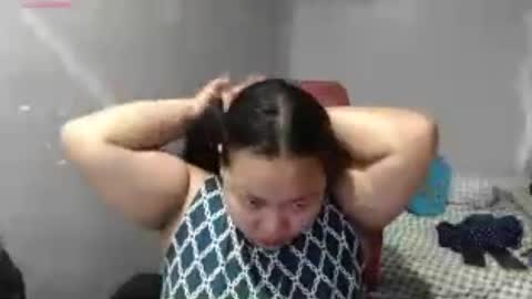 Snapshot of bubblebuttpinay chatting on 06-12-26, 01:15 Sunshine online show from 06-12-26, 01:15