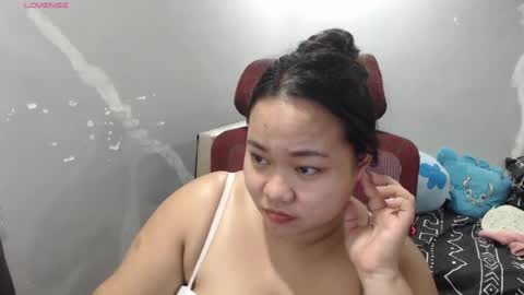 Snapshot of bubblebuttpinay chatting on 07-12-26, 11:56 Sunshine online show from 07-12-26, 11:56