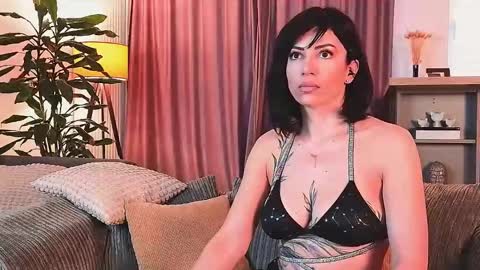 Snapshot of bubblecum4 chatting on 02-05-25, 11:23 MayaCroft online show from 02-05-25, 11:23