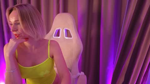 Snapshot of bubbling_crush chatting on 02-11-25, 01:52 bubbling_crush online show from 02-11-25, 01:52