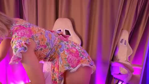 Snapshot of bubbling_crush chatting on 02-21-25, 11:43 bubbling_crush online show from 02-21-25, 11:43