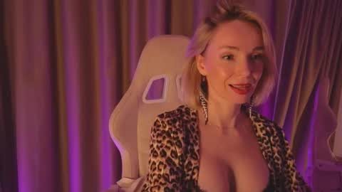 Snapshot of bubbling_crush chatting on 02-25-25, 07:36 bubbling_crush online show from 02-25-25, 07:36