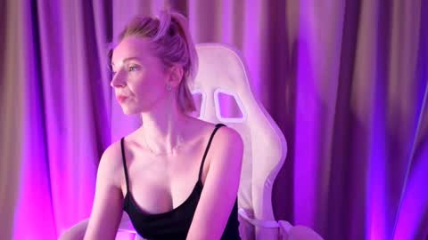 Snapshot of bubbling_crush chatting on 03-10-25, 10:45 bubbling_crush online show from 03-10-25, 10:45