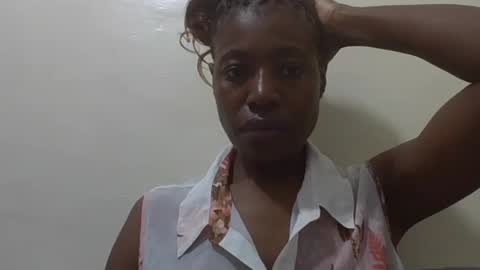 Snapshot of bubbly_jocyce chatting on 06-20-26, 11:35 talisha online show from 06-20-26, 11:35
