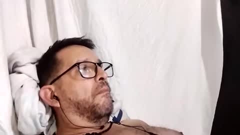 Snapshot of buchs32 chatting on 10-30-25, 06:04 buchs32 online show from 10-30-25, 06:04