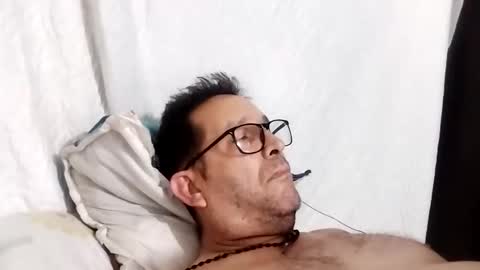 Snapshot of buchs32 chatting on 11-22-25, 04:55 buchs32 online show from 11-22-25, 04:55