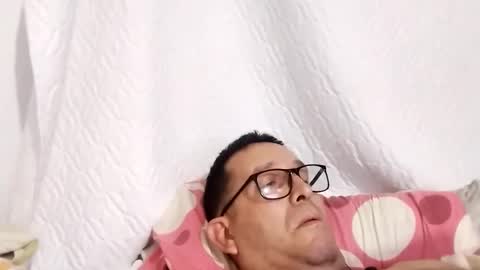 Snapshot of buchs32 chatting on 12-20-25, 05:03 buchs32 online show from 12-20-25, 05:03