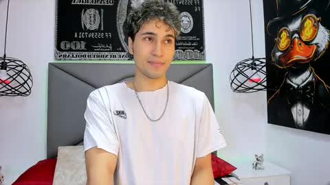 Snapshot of buddy_whitte chatting on 12-20-25, 12:12 Buddy Whitte online show from 12-20-25, 12:12