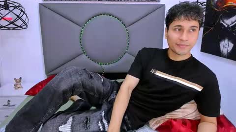 Snapshot of buddy_whitte chatting on 02-26-26, 01:32 Buddy Whitte online show from 02-26-26, 01:32