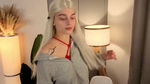 Snapshot of buffycabler chatting on 12-02-25, 08:37 buffycabler online show from 12-02-25, 08:37