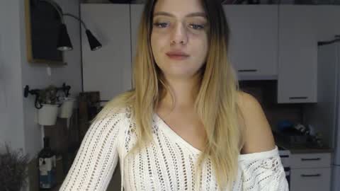 Snapshot of buffyextasy chatting on 10-02-25, 12:06 Buffy online show from 10-02-25, 12:06