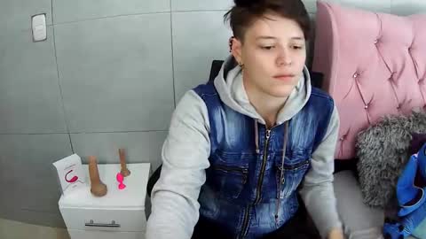 bug2025 online show from 11-19-25, 04:18