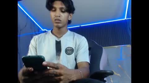 Snapshot of bull_cam chatting on 09-16-25, 06:53 bull_cam online show from 09-16-25, 06:53