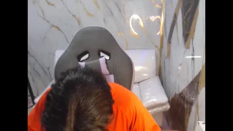 Snapshot of bull_cam chatting on 09-18-25, 07:05 bull_cam online show from 09-18-25, 07:05