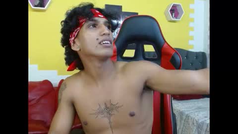 Snapshot of bull_cam chatting on 10-16-25, 08:10 bull_cam online show from 10-16-25, 08:10