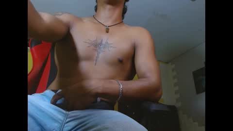 Snapshot of bull_cam chatting on 10-23-25, 03:00 bull_cam online show from 10-23-25, 03:00