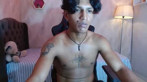 Snapshot of bull_cam chatting on 10-25-25, 03:29 bull_cam online show from 10-25-25, 03:29