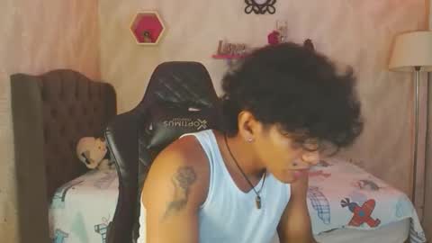 Snapshot of bull_cam chatting on 10-29-25, 03:36 bull_cam online show from 10-29-25, 03:36