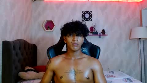 Snapshot of bull_cam chatting on 10-30-25, 06:41 bull_cam online show from 10-30-25, 06:41