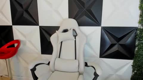 Snapshot of bull_cam chatting on 11-08-25, 06:40 bull_cam online show from 11-08-25, 06:40