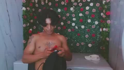 Snapshot of bull_cam chatting on 11-10-25, 08:19 bull_cam online show from 11-10-25, 08:19