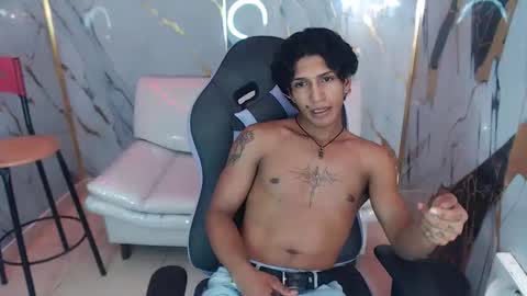 Snapshot of bull_cam chatting on 11-13-25, 07:24 bull_cam online show from 11-13-25, 07:24